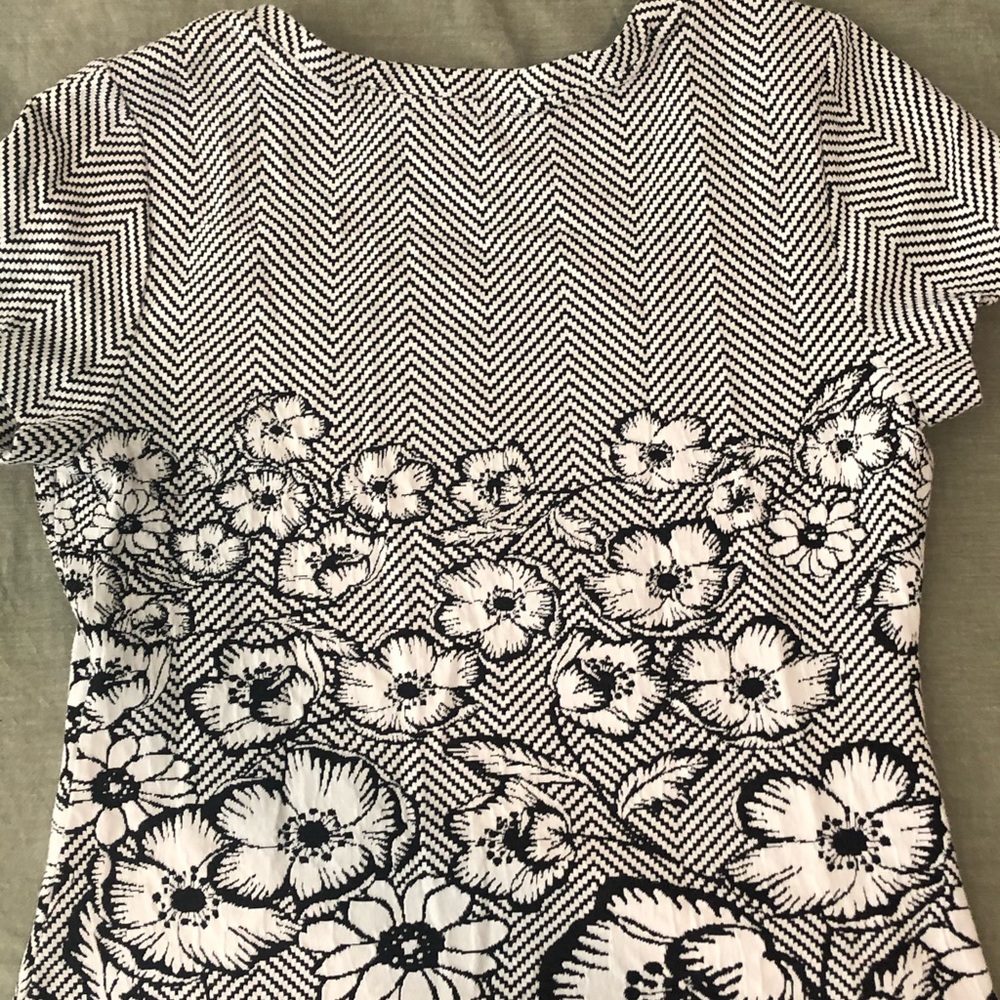 Anthropologie Maeve Hellebore Floral Black on White Top - Picture 4 of 5